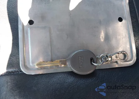 2001 Chrysler Town & Country Limited из США, поврежденный, VIN 2C8GP64L31R208574